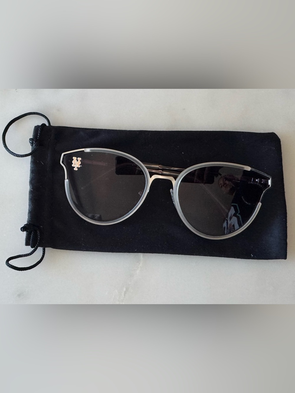 NWT New York METS Round Metal Sunglasses - Silver Frame with Dark Lenses